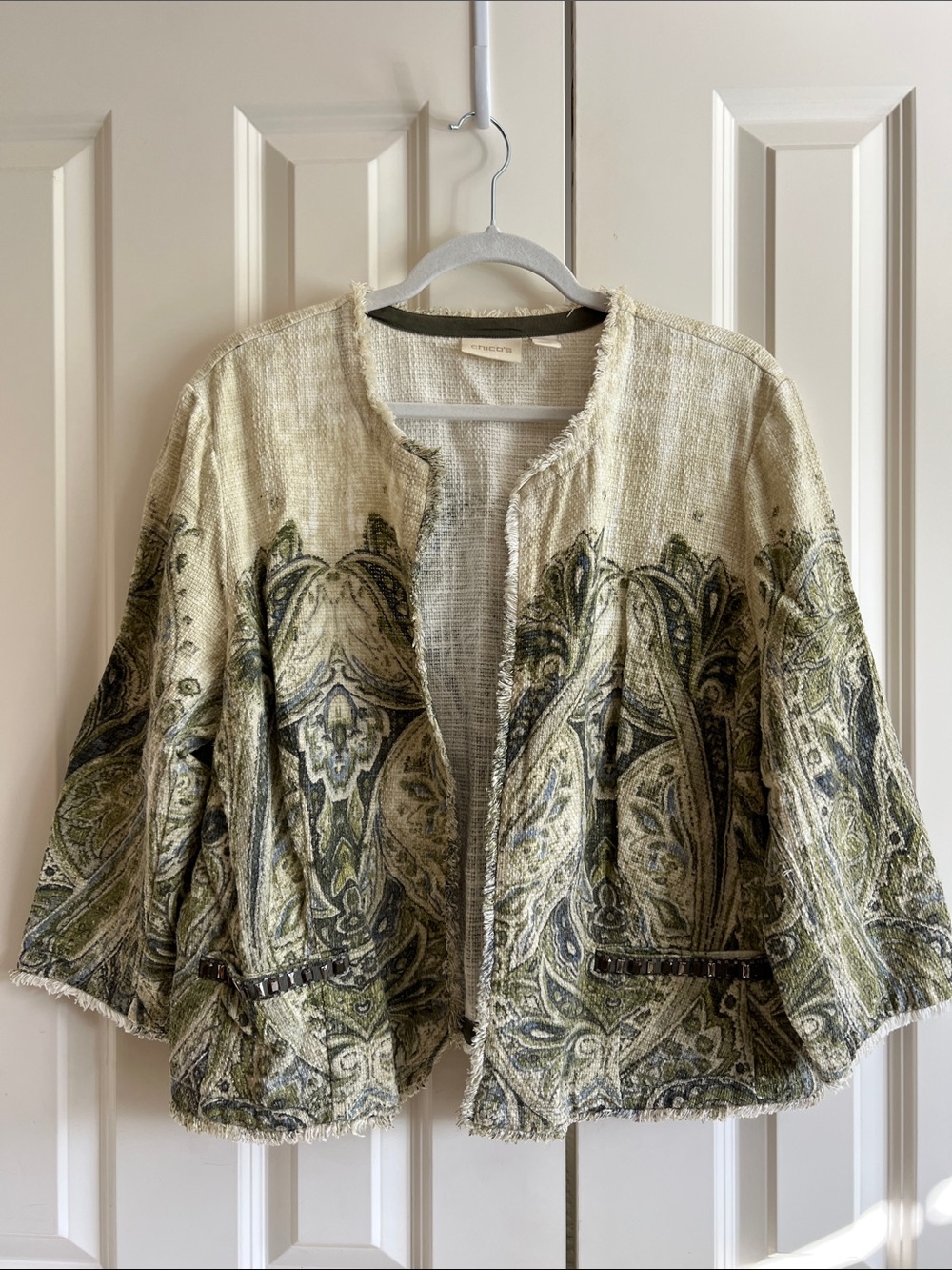 Chico’s Paisley Olive Green with Embellishments on Faux Pockets XL
